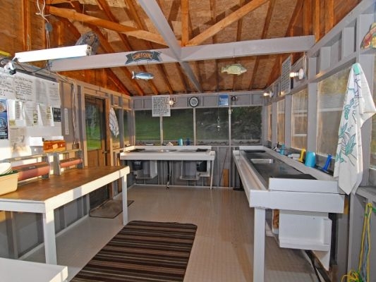 normal_Fish house-e